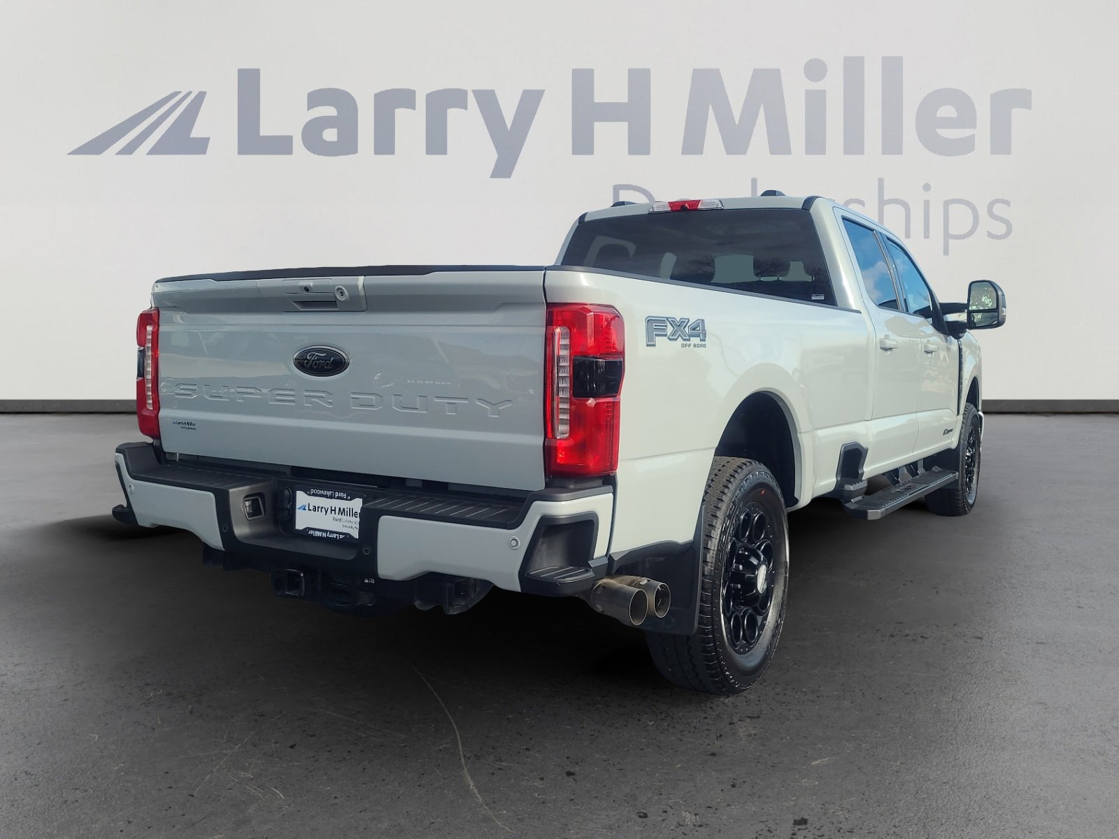 Certified 2025 Ford F350 Lariat w/ Black Appearance Package image 6