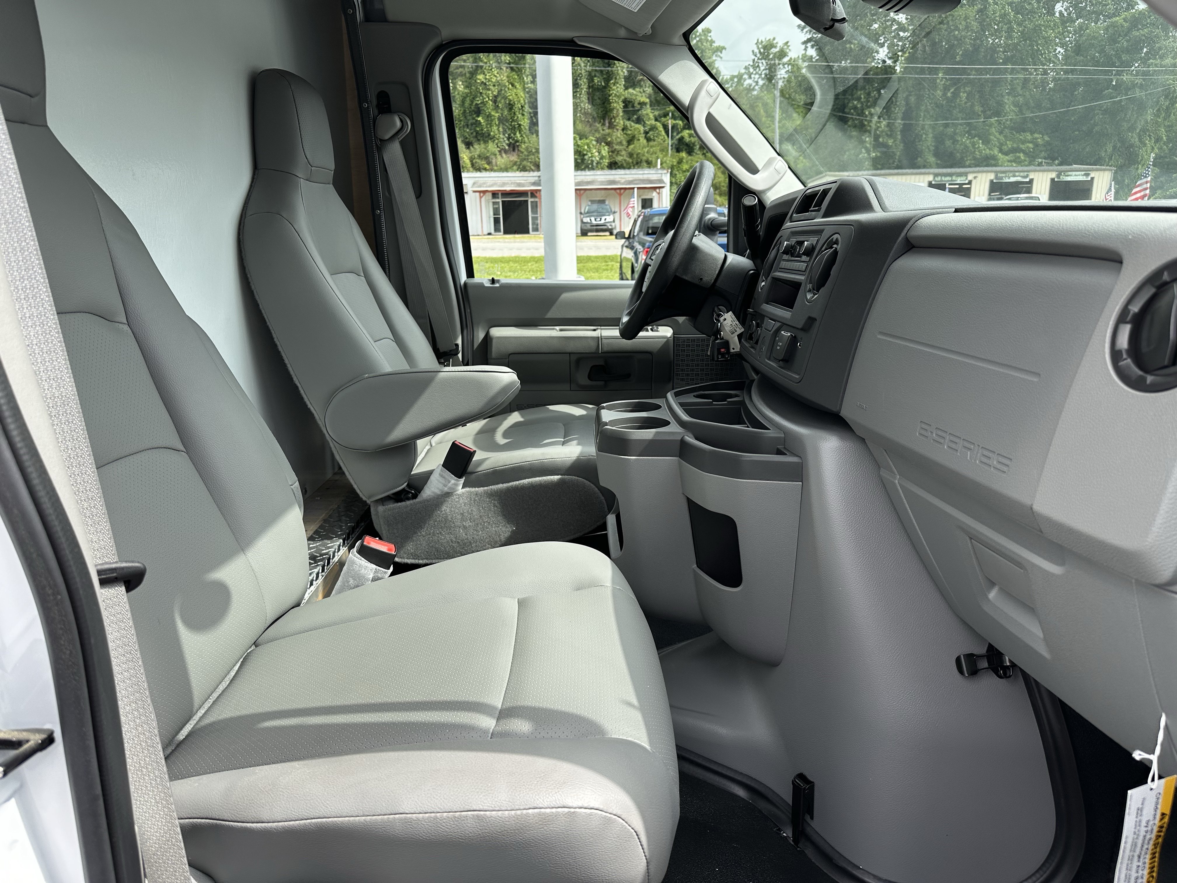 Certified 2026 Ford E-450 and Econoline 450 Super Duty w/ Power Equipment Group RWD image 12