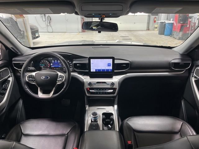 Certified 2022 Ford Explorer XLT w/ Equipment Group 202A image 45