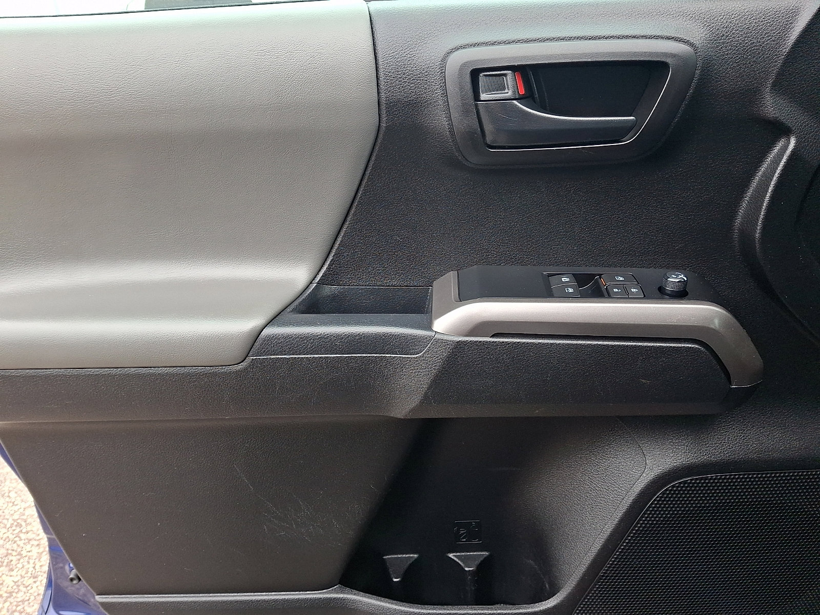 Used 2022 Toyota Tacoma SR5 image 13