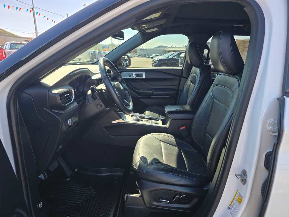 Certified 2020 Ford Explorer Limited w/ Class III Trailer Tow Package image 9