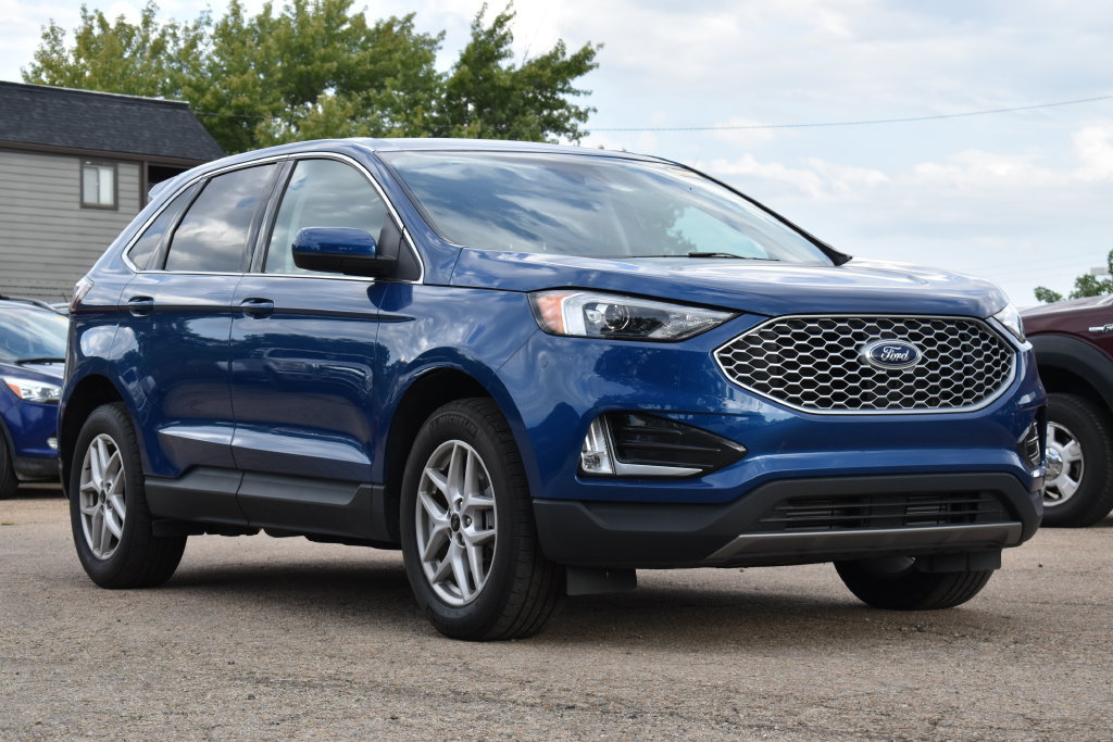Certified 2024 Ford Edge SEL w/ Convenience Package AWD/4WD image 3