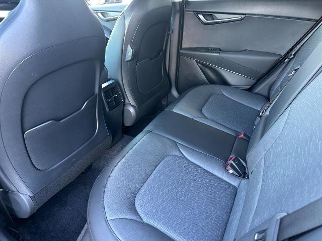 Used 2024 Kia Niro SX Touring image 11