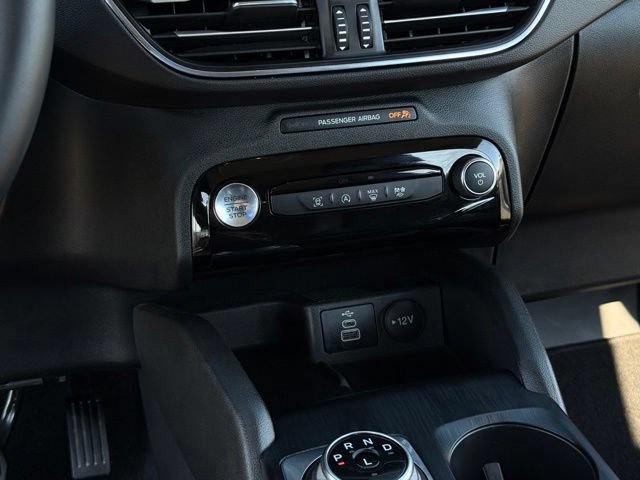 Certified 2025 Ford Escape Platinum AWD/4WD image 20