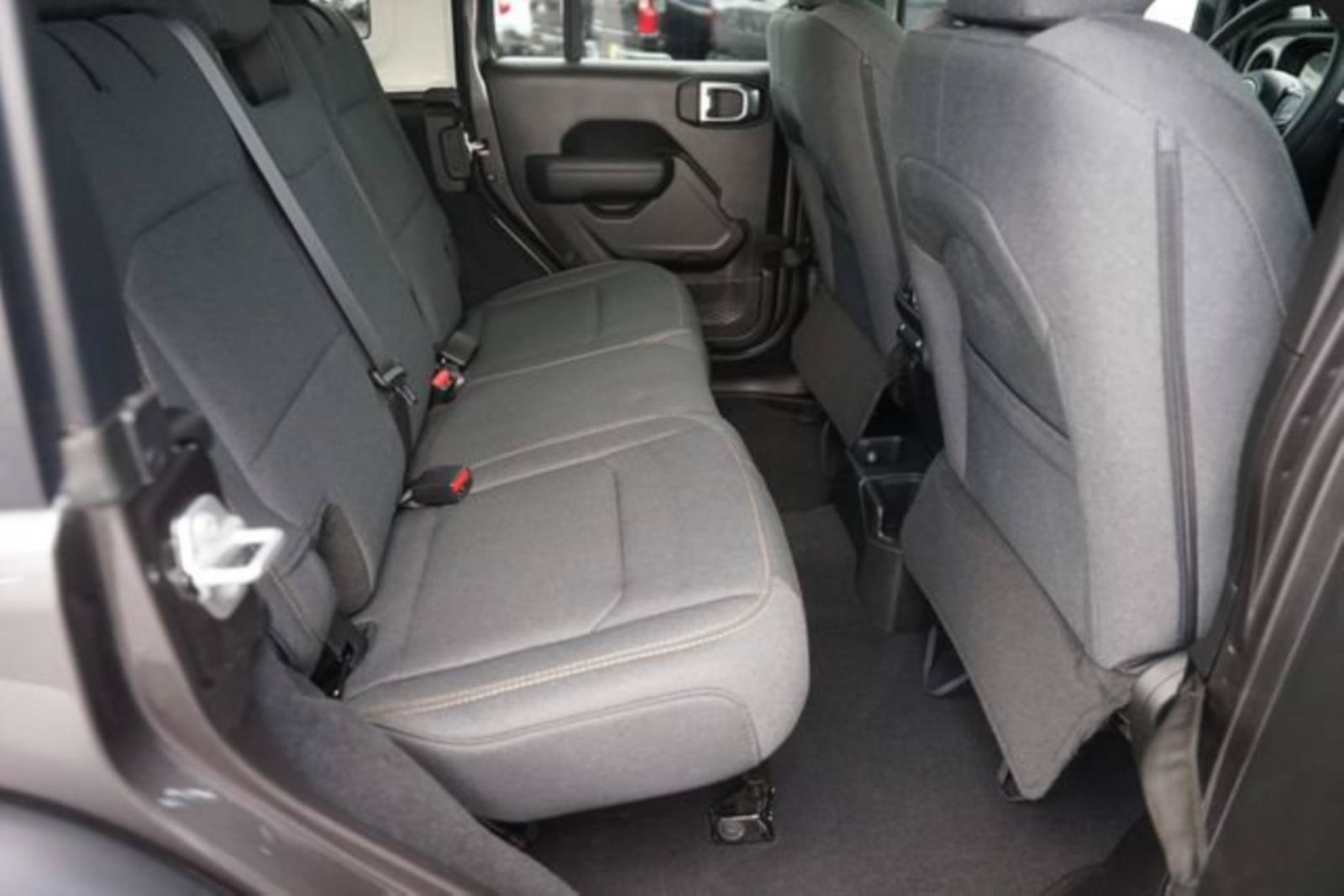 Used 2025 Jeep Wrangler Unlimited Sport AWD/4WD image 15