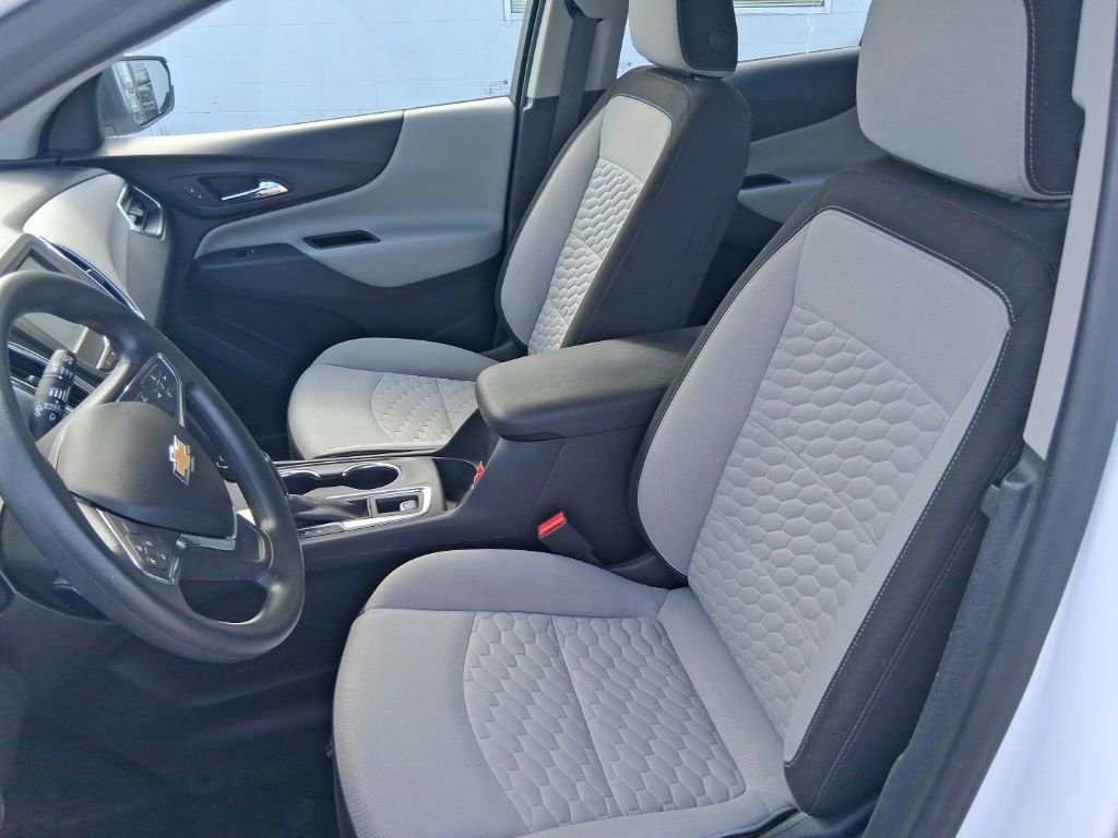 Used 2018 Chevrolet Equinox LS w/ LPO, Floor Liner Package FWD image 9