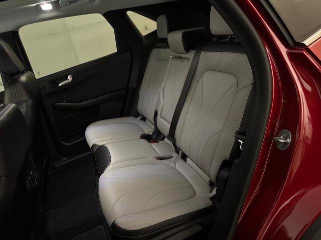 Certified 2025 Ford Escape SE w/ PHEV Premium Package FWD image 32