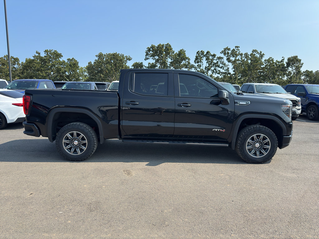 Used 2024 GMC Sierra 1500 AT4 w/ Technology Package AWD/4WD image 4