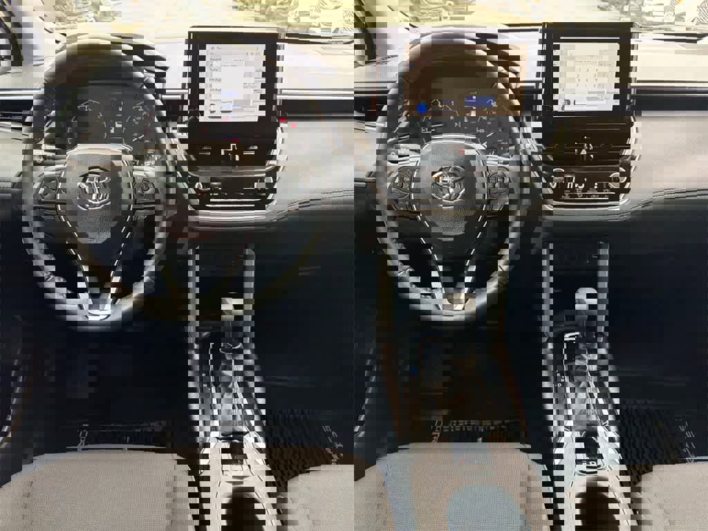 Used 2024 Toyota Corolla Cross LE image 19