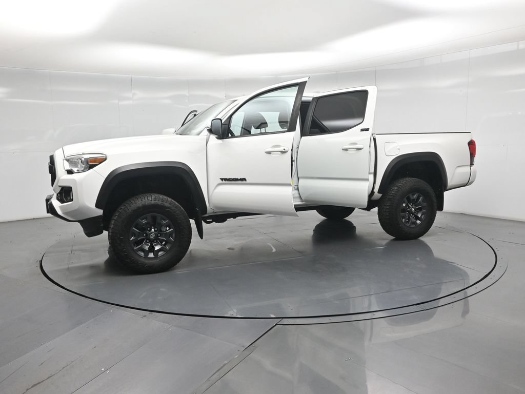 Used 2021 Toyota Tacoma SR5 w/ Trail Edition AWD/4WD image 34