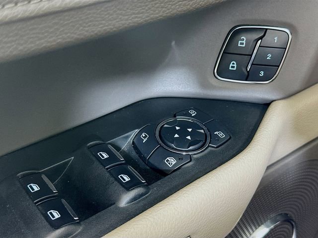 Certified 2020 Ford Expedition Limited image 9