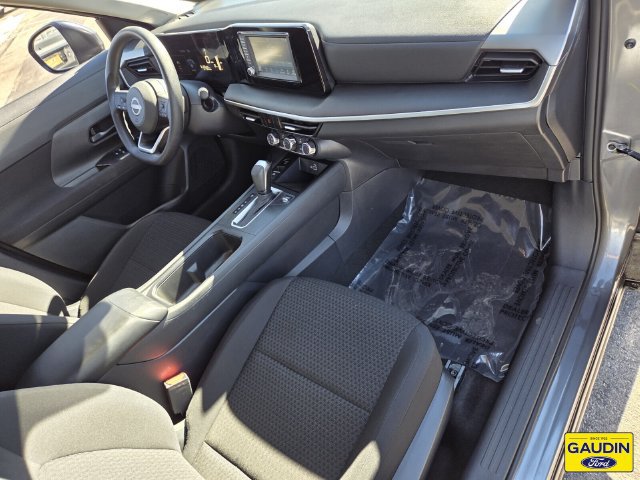 Used 2025 Nissan Kicks S FWD image 17