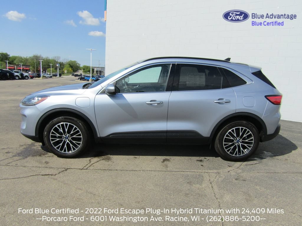 Certified 2022 Ford Escape Titanium FWD image 2