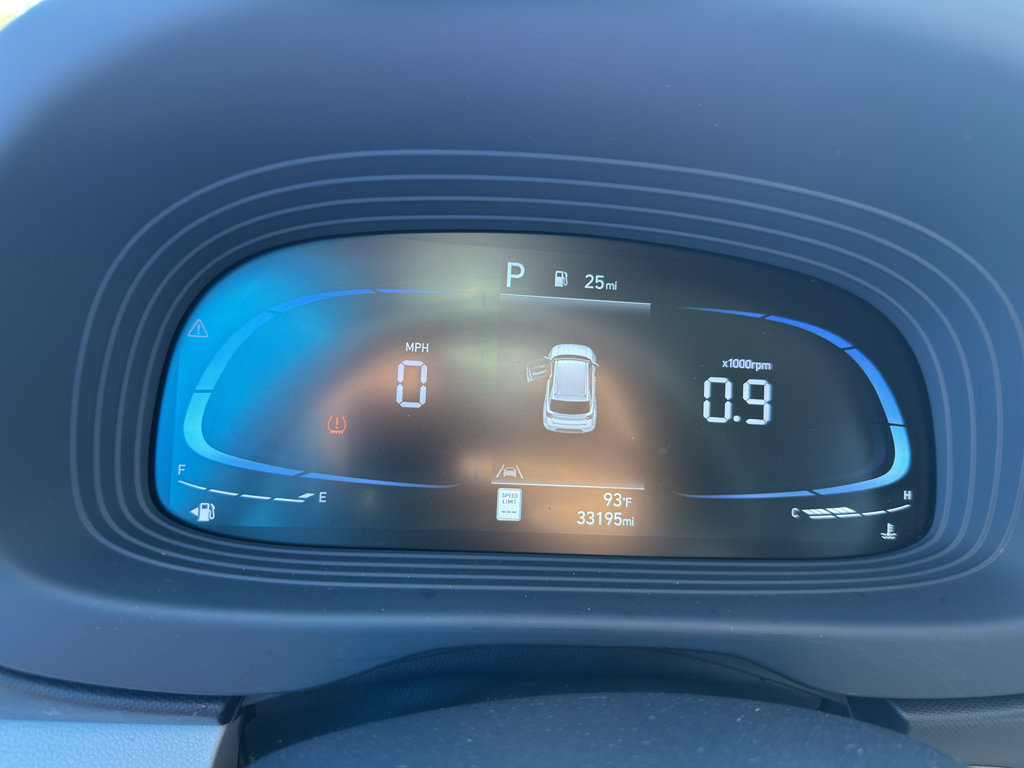 Used 2024 Hyundai Venue Limited FWD image 14