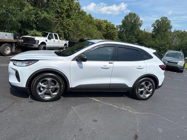 Certified 2025 Ford Escape ST-Line w/ Tech Pack #1 FWD image 4