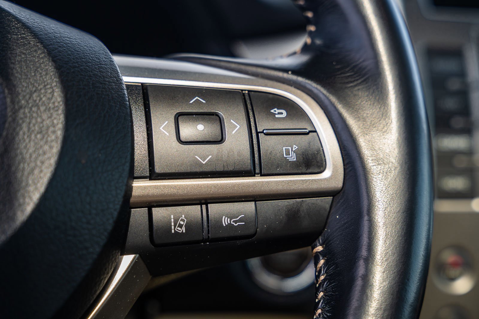 Used 2020 Lexus GX 460 Premium w/ Premium Package image 32