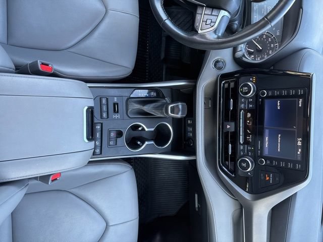 Used 2022 Toyota Highlander XLE AWD/4WD image 31