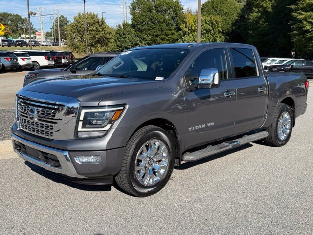 Used 2020 Nissan Titan SL w/ Moonroof Package RWD image 4