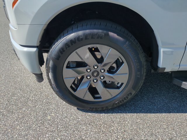 Certified 2024 Ford F150 Lightning Flash AWD/4WD image 11