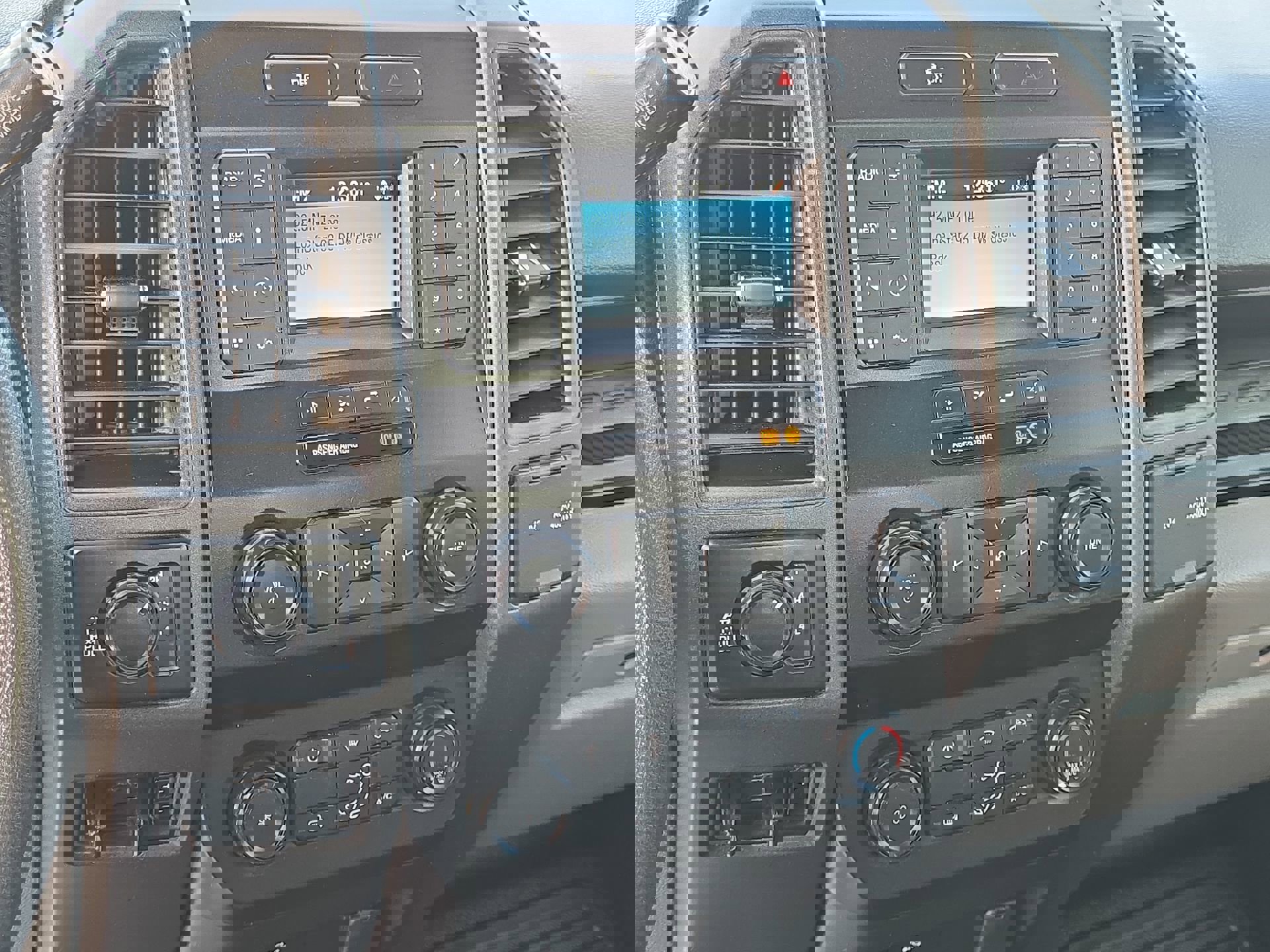 Certified 2022 Ford F250 XL w/ Power Equipment Group image 16