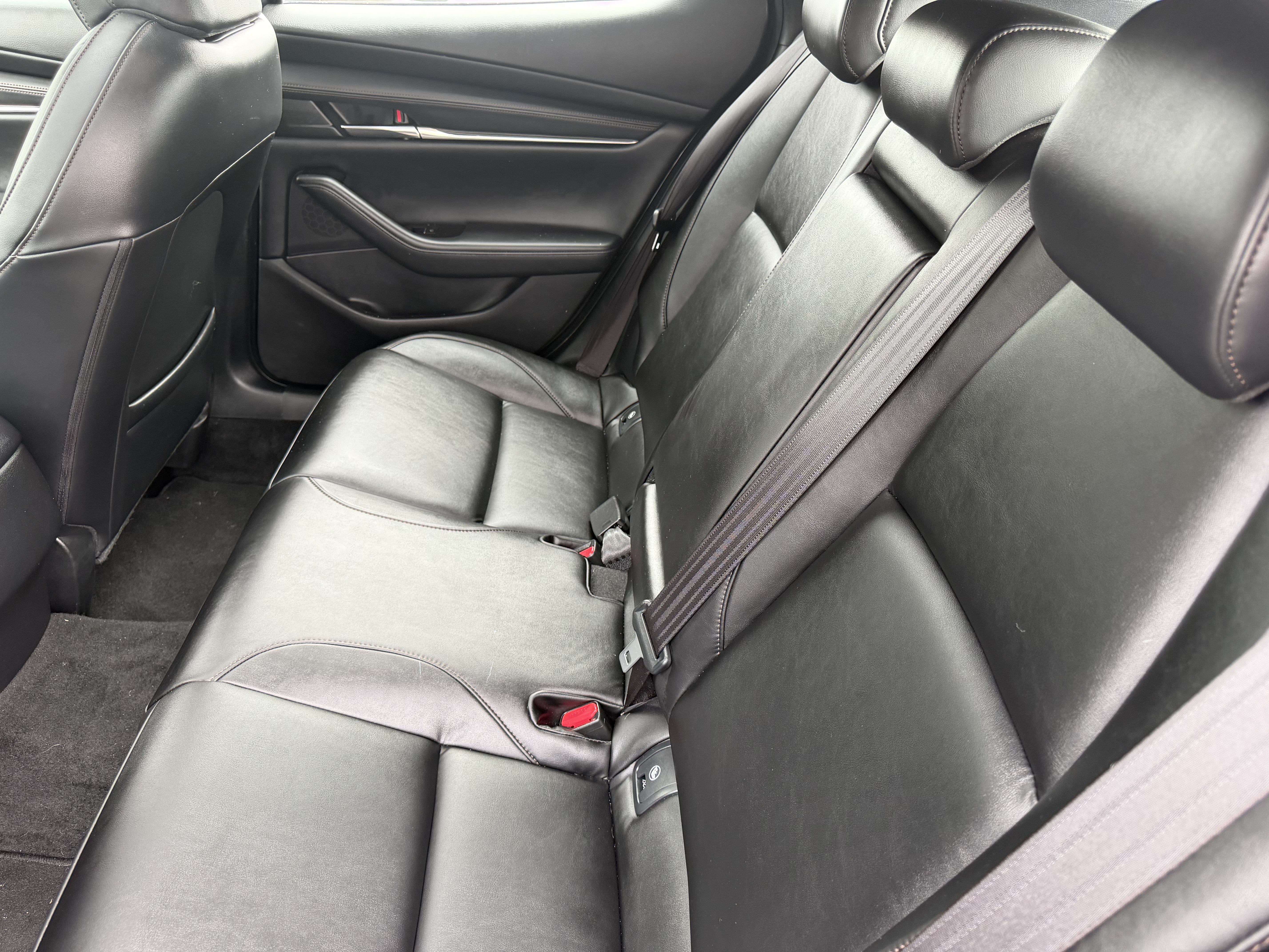 Used 2022 MAZDA MAZDA3 s FWD image 11