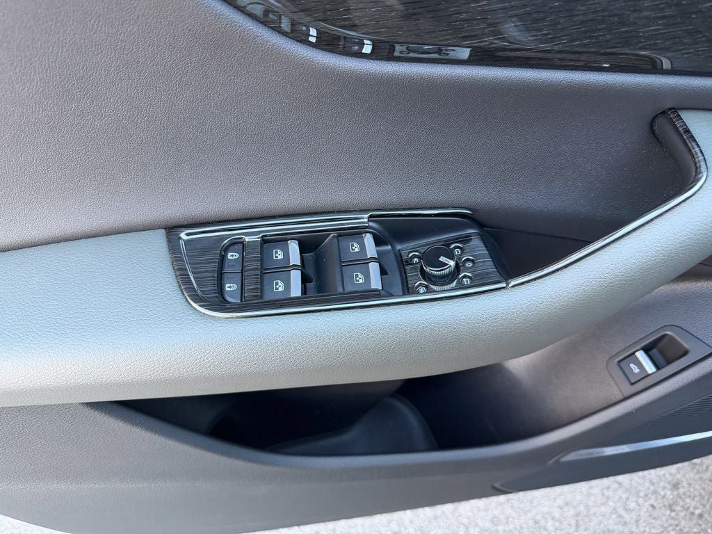 Used 2019 Audi Q8 Prestige w/ Towing Package AWD/4WD image 16