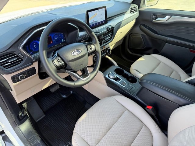 Certified 2022 Ford Escape Titanium w/ Class II Trailer Tow Package image 12