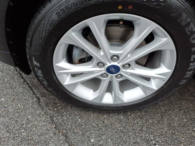 Certified 2017 Ford Escape SE w/ Equipment Group 201A image 17