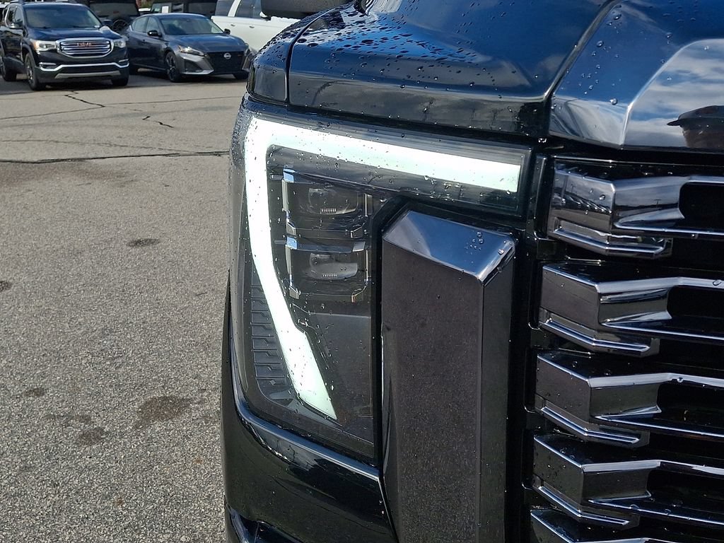 Used 2024 GMC Sierra 3500 Denali Ultimate AWD/4WD image 8