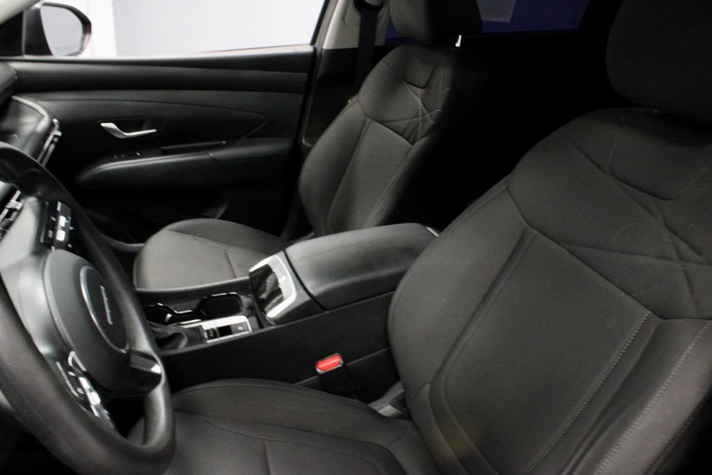 Used 2025 Hyundai Tucson SE FWD image 23