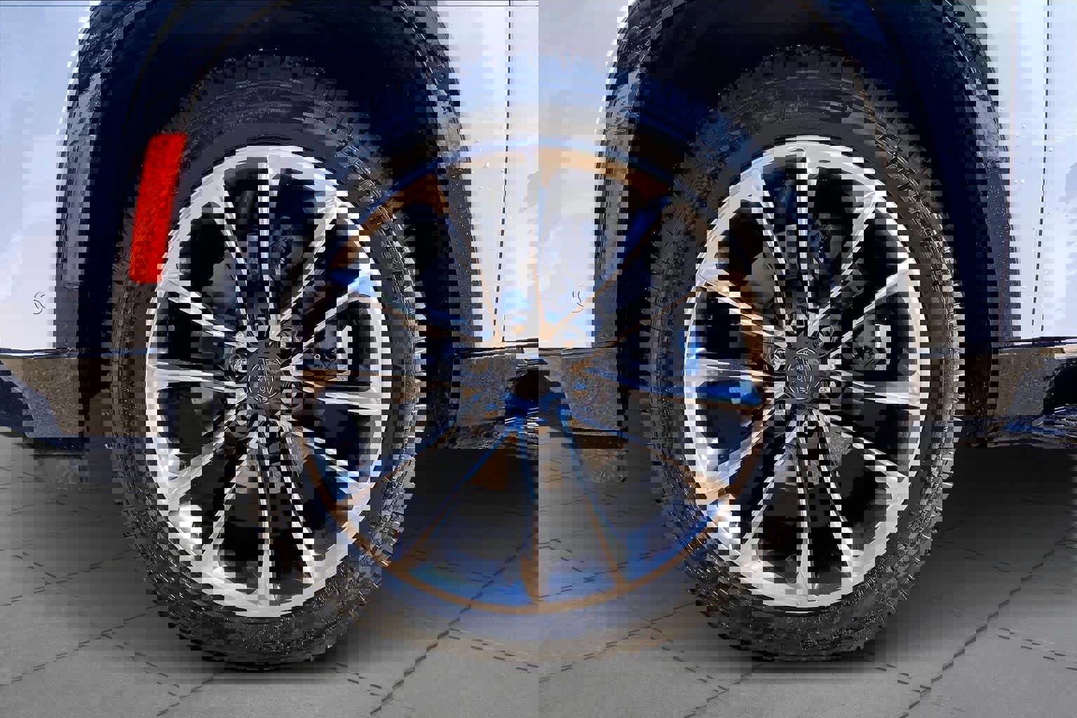 Used 2023 Jeep Wagoneer L Series II w/ Premium Group I image 13