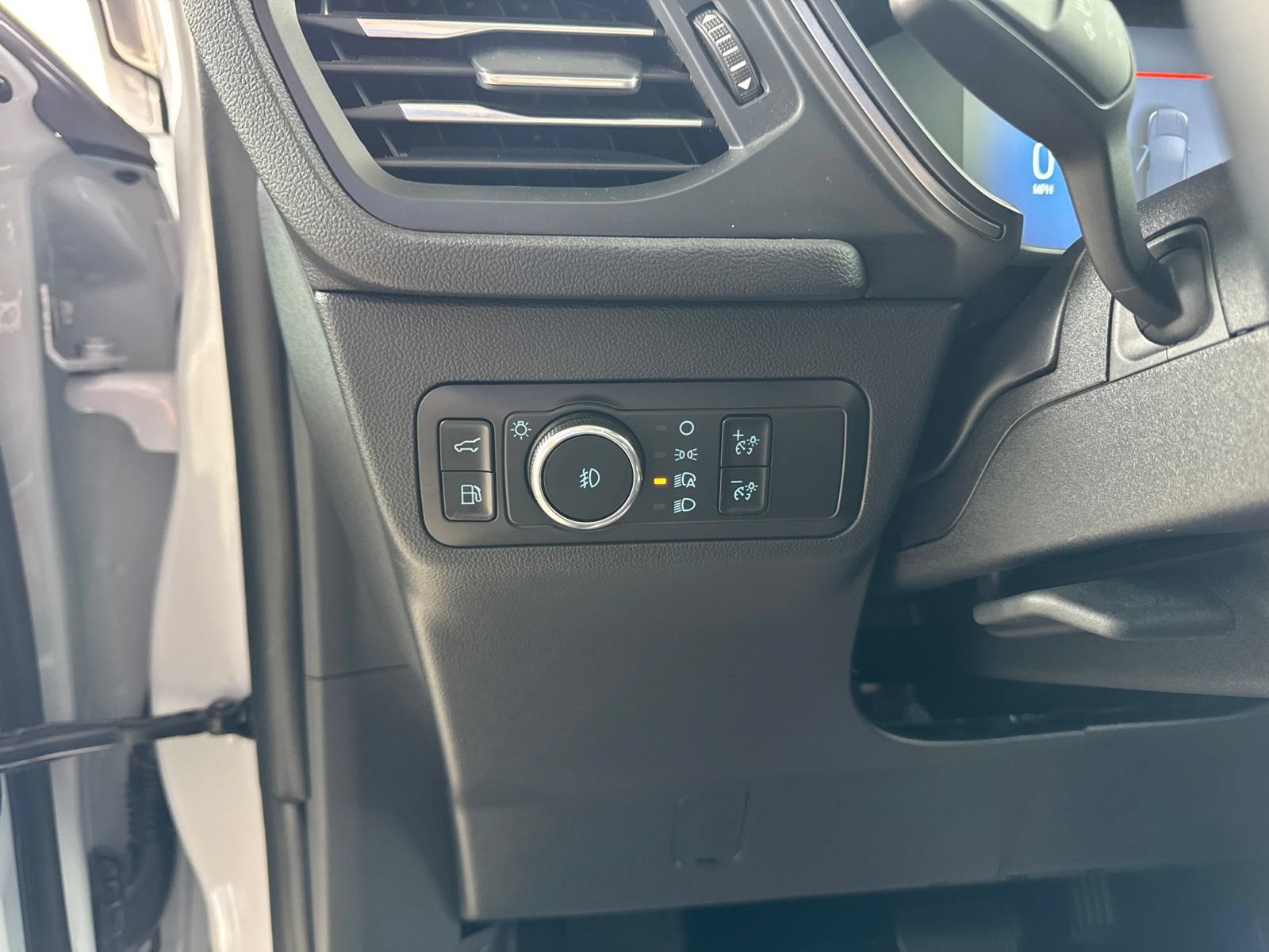 Certified 2025 Ford Escape SE FWD image 27