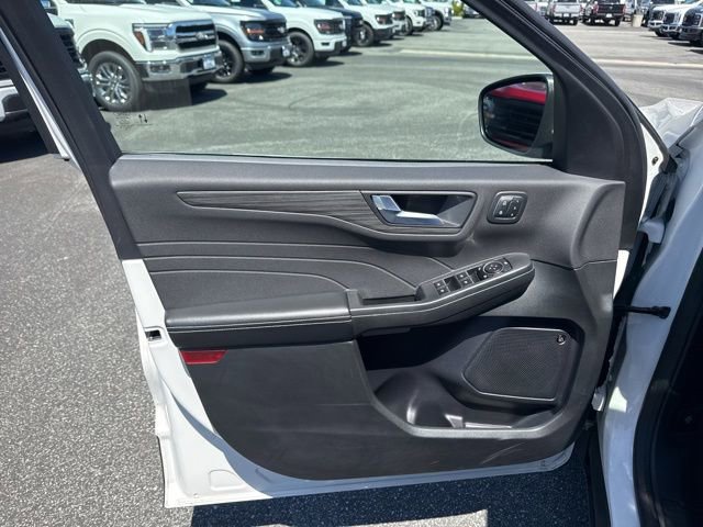 Certified 2023 Ford Escape SE w/ PHEV Premium Package FWD image 12