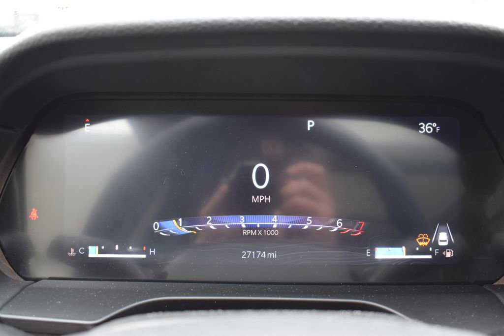 Used 2023 Jeep Grand Cherokee Limited w/ Black Appearance Package image 10