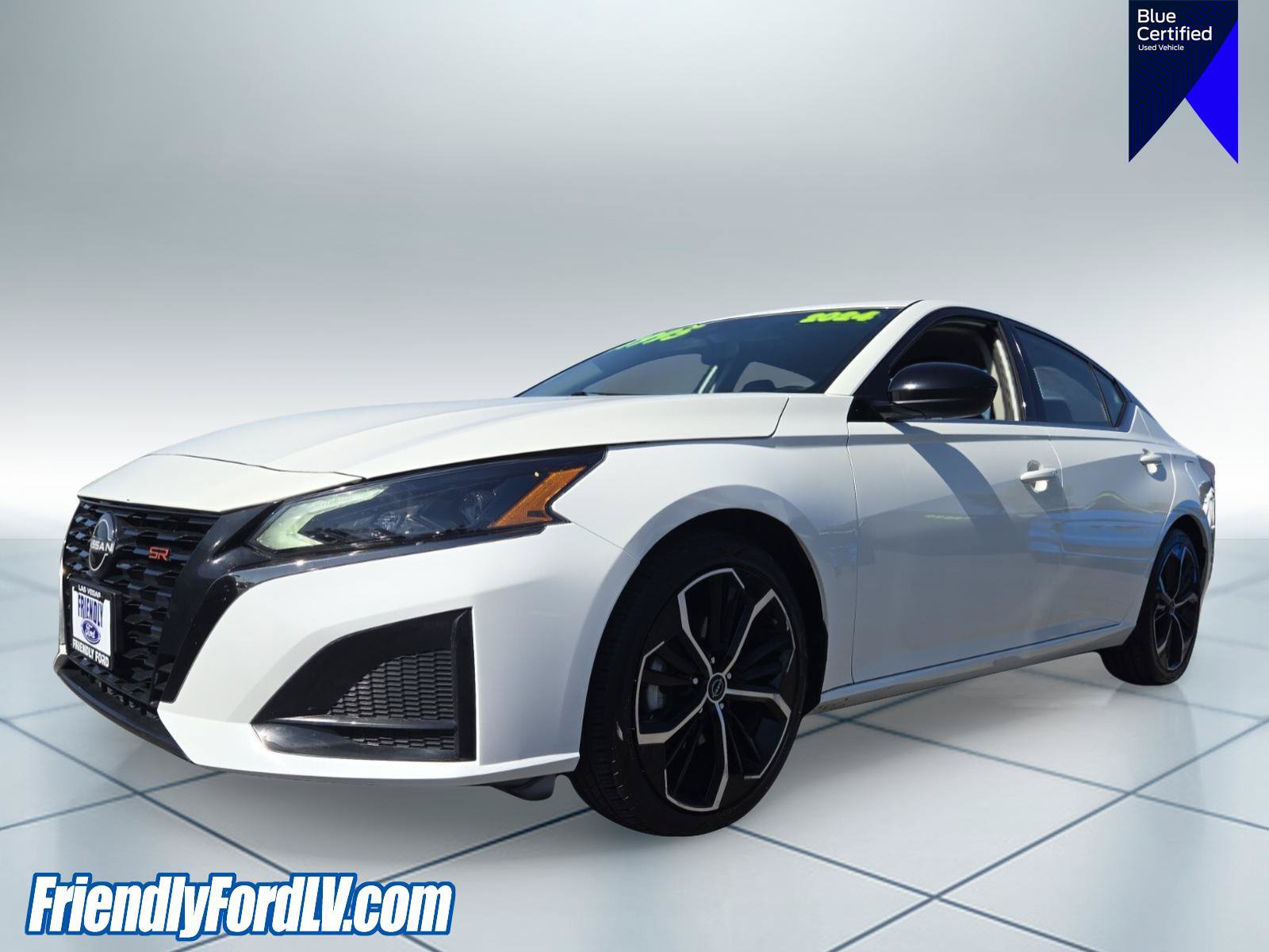 Used 2024 Nissan Altima 2.5 SR FWD image 2