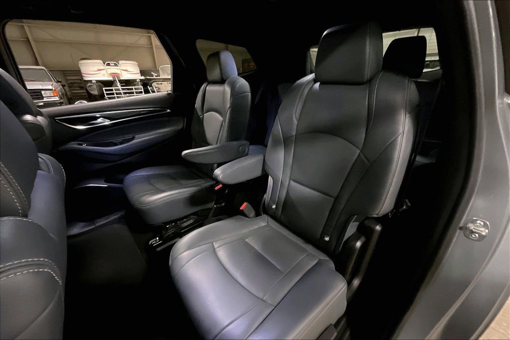 Used 2024 Buick Enclave Premium AWD/4WD image 24