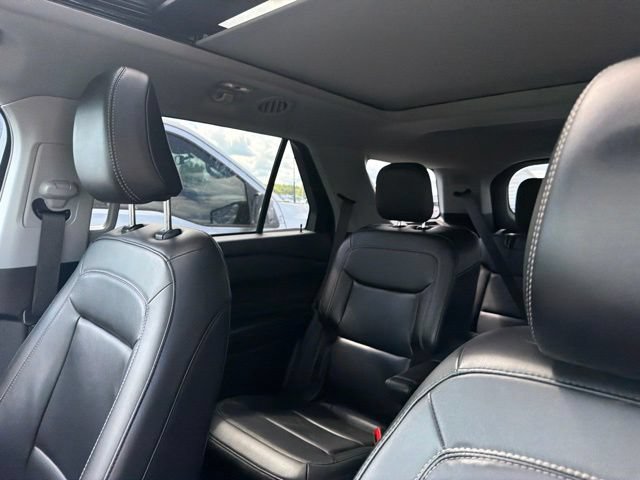 Certified 2023 Ford Explorer XLT w/ Equipment Group 202A AWD/4WD image 5