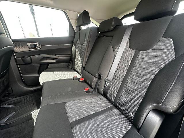 Used 2026 Kia Sorento LX FWD image 18