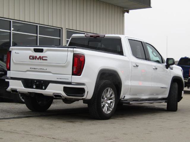 Used 2023 GMC Sierra 1500 Denali w/ Technology Package AWD/4WD image 3