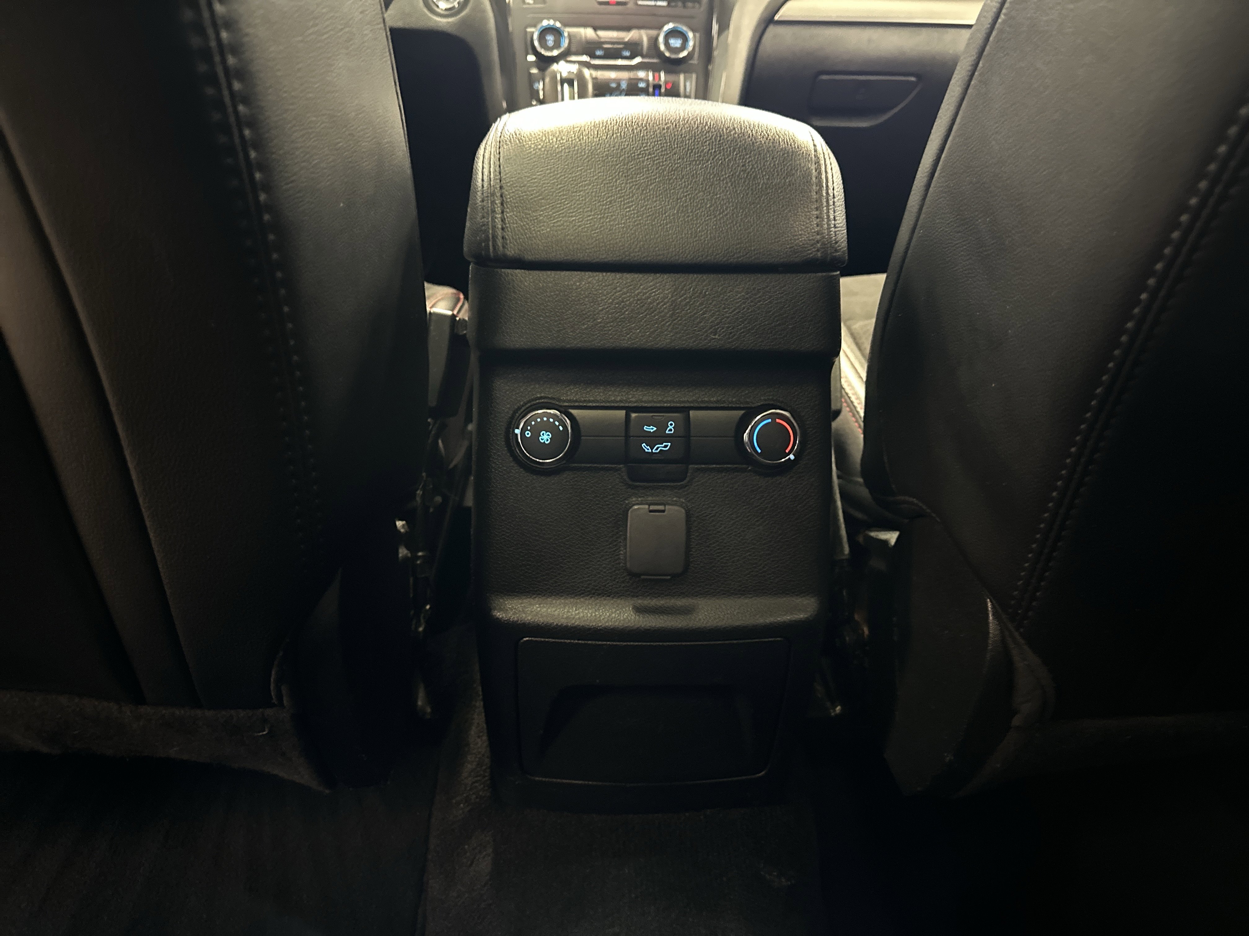 Certified 2019 Ford Explorer XLT w/ Equipment Group 202A image 28