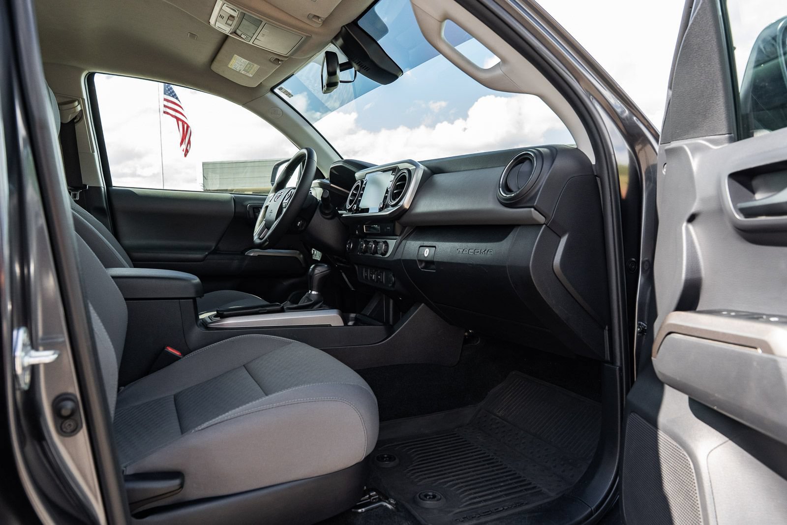 Used 2023 Toyota Tacoma SR5 RWD image 11