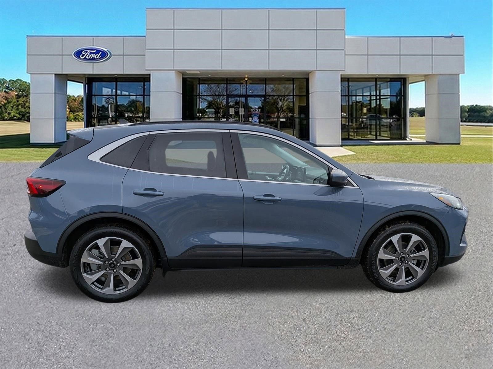 Certified 2025 Ford Escape Platinum image 6