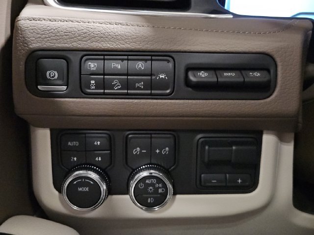 Used 2024 GMC Yukon Denali w/ Advanced Technology Package AWD/4WD image 40