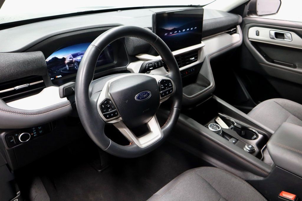 Certified 2025 Ford Explorer Active AWD/4WD image 26