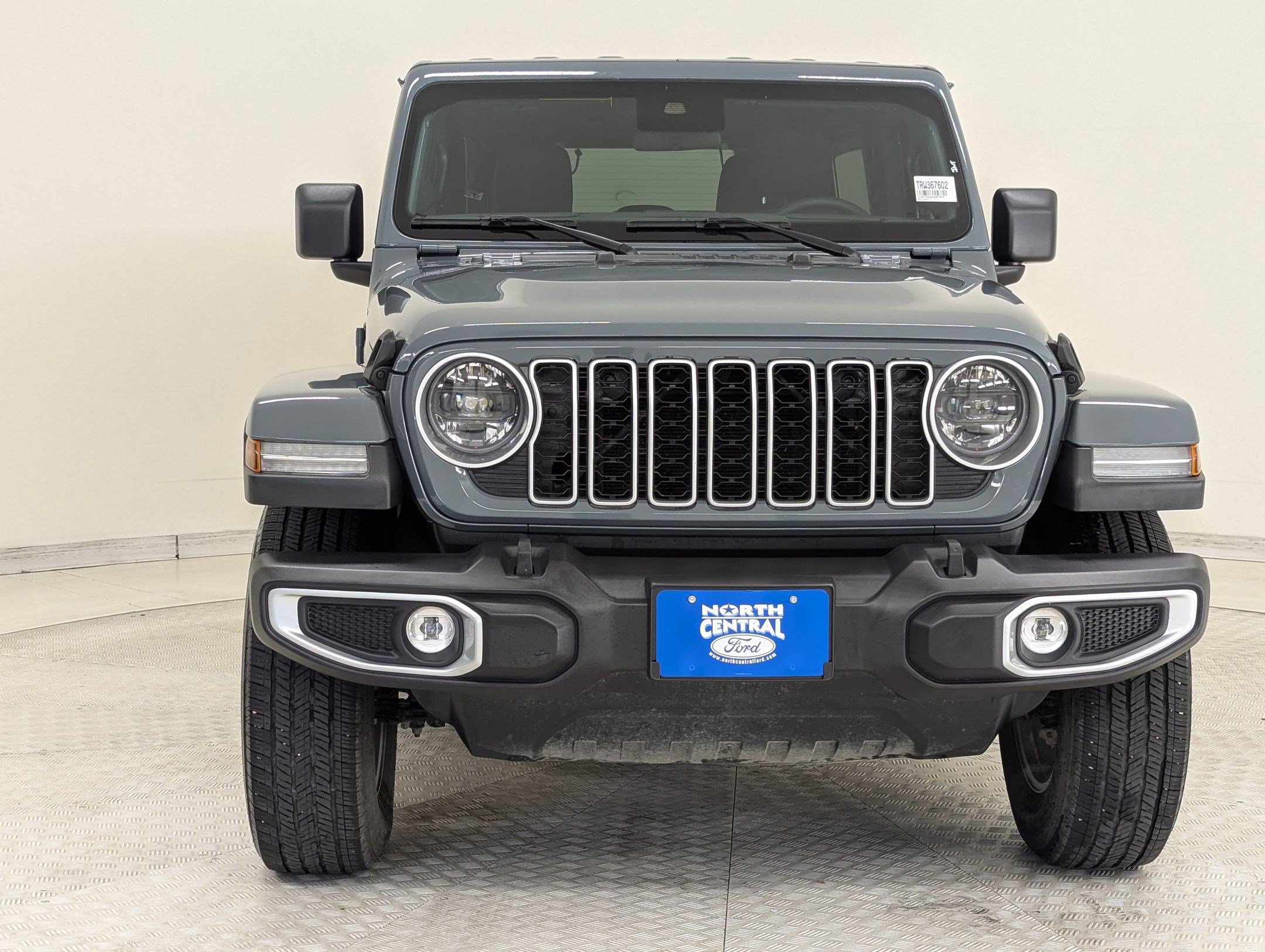 Used 2024 Jeep Wrangler Sahara image 8