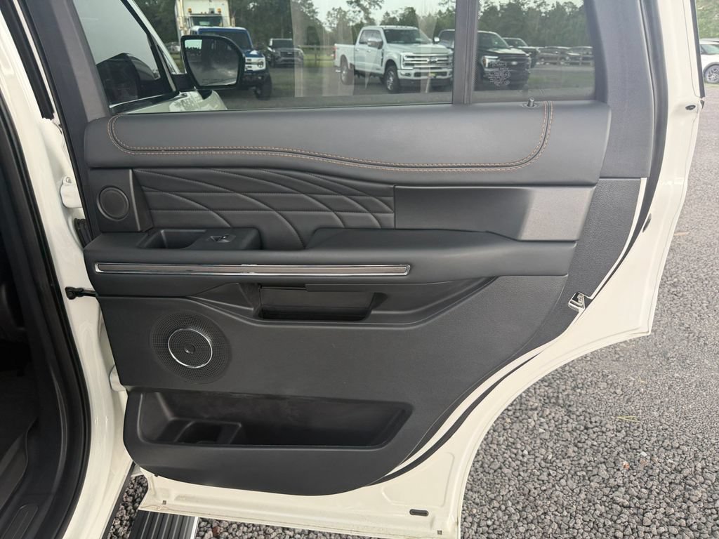 Certified 2023 Ford Expedition Platinum AWD/4WD image 28