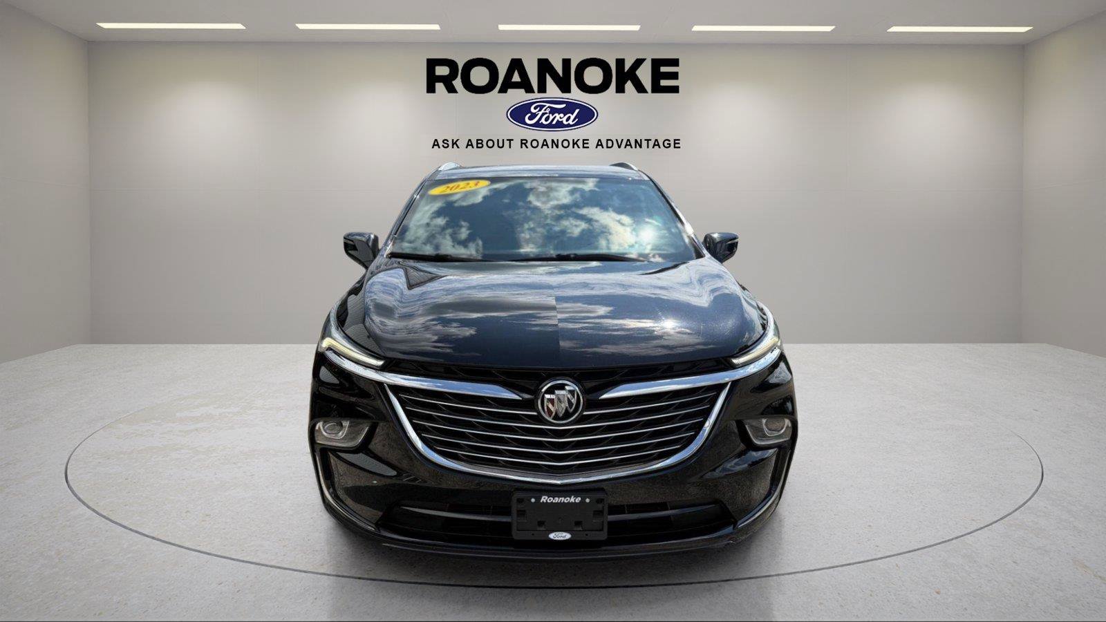 Used 2023 Buick Enclave Essence AWD/4WD image 9