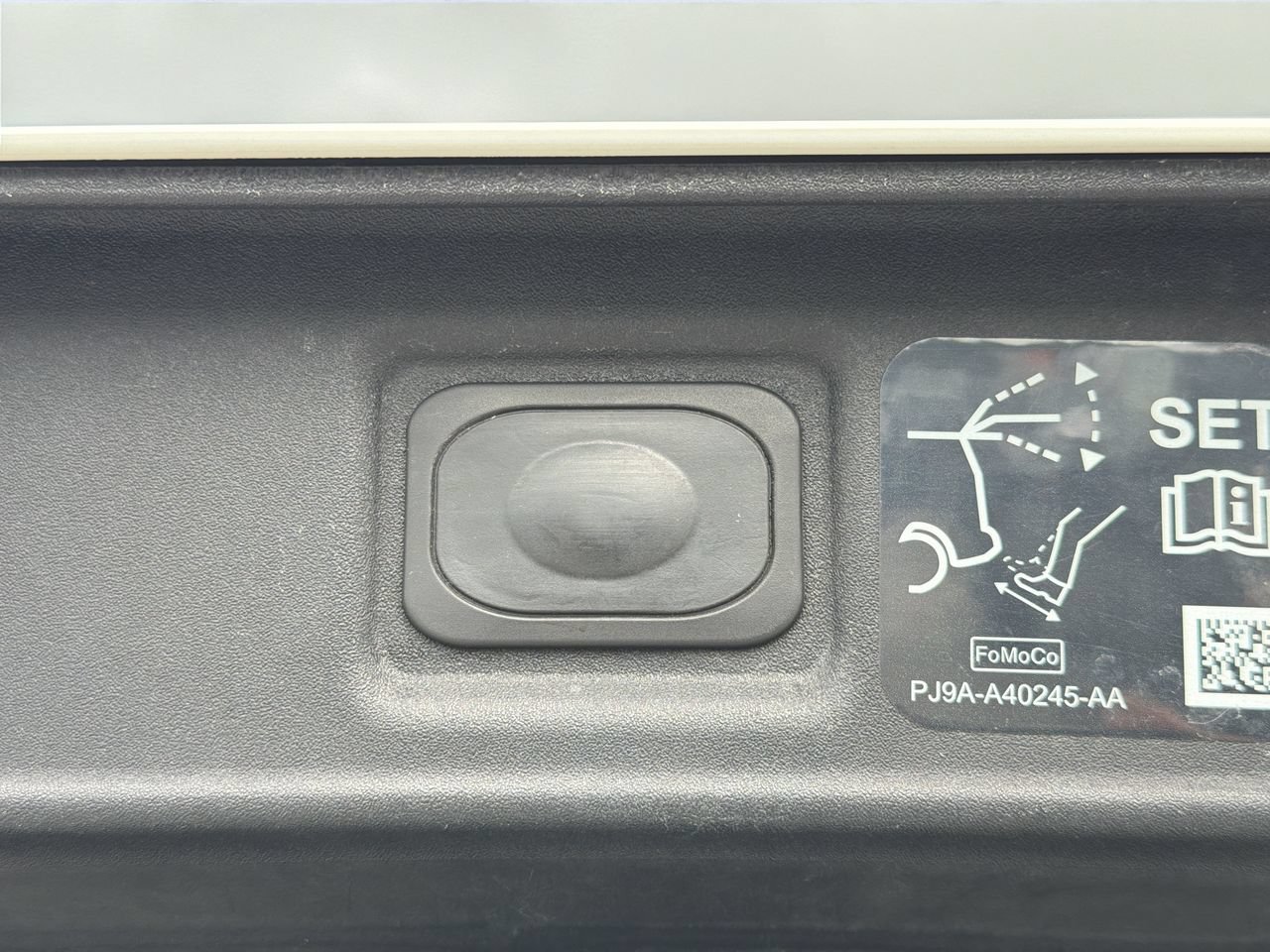 Certified 2023 Ford Mustang Mach-E Premium AWD/4WD image 9