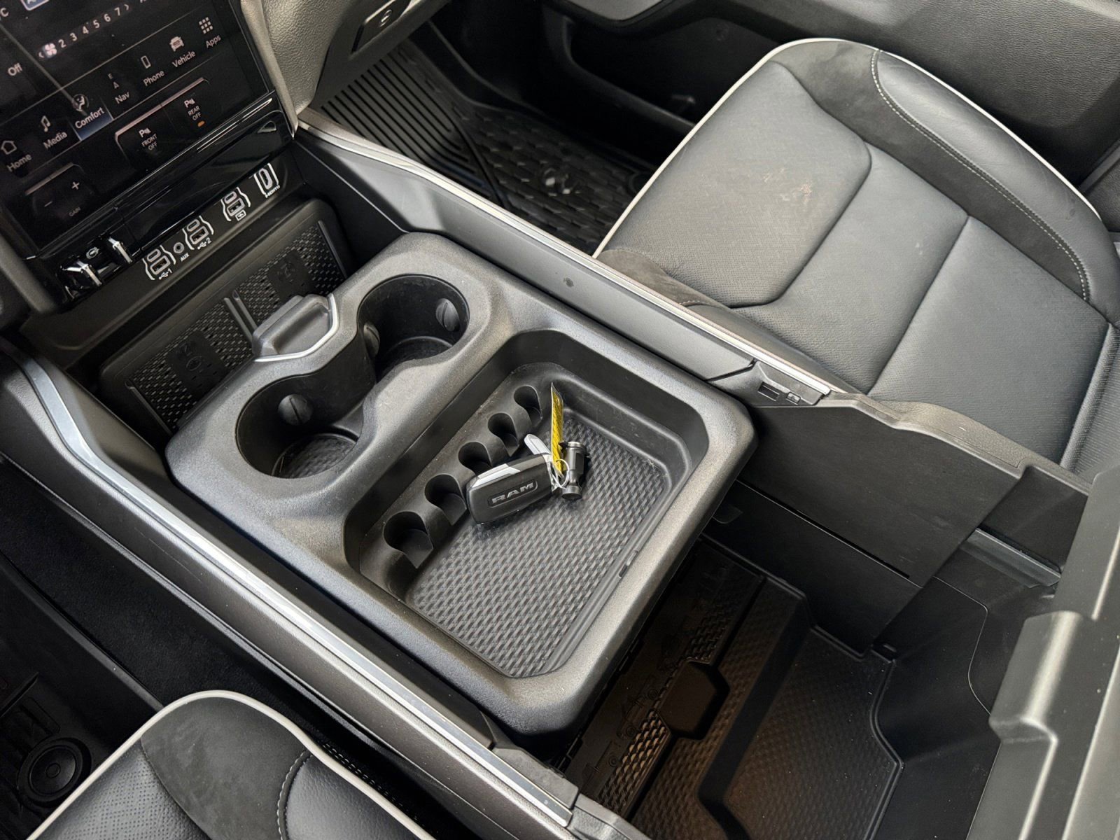 Used 2025 RAM 1500 Laramie w/ Night Edition image 28