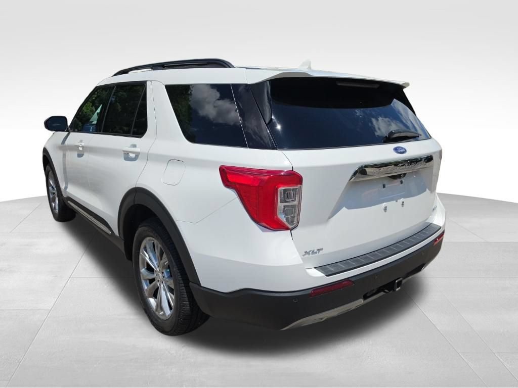 Certified 2023 Ford Explorer XLT w/ Equipment Group 202A AWD/4WD image 8